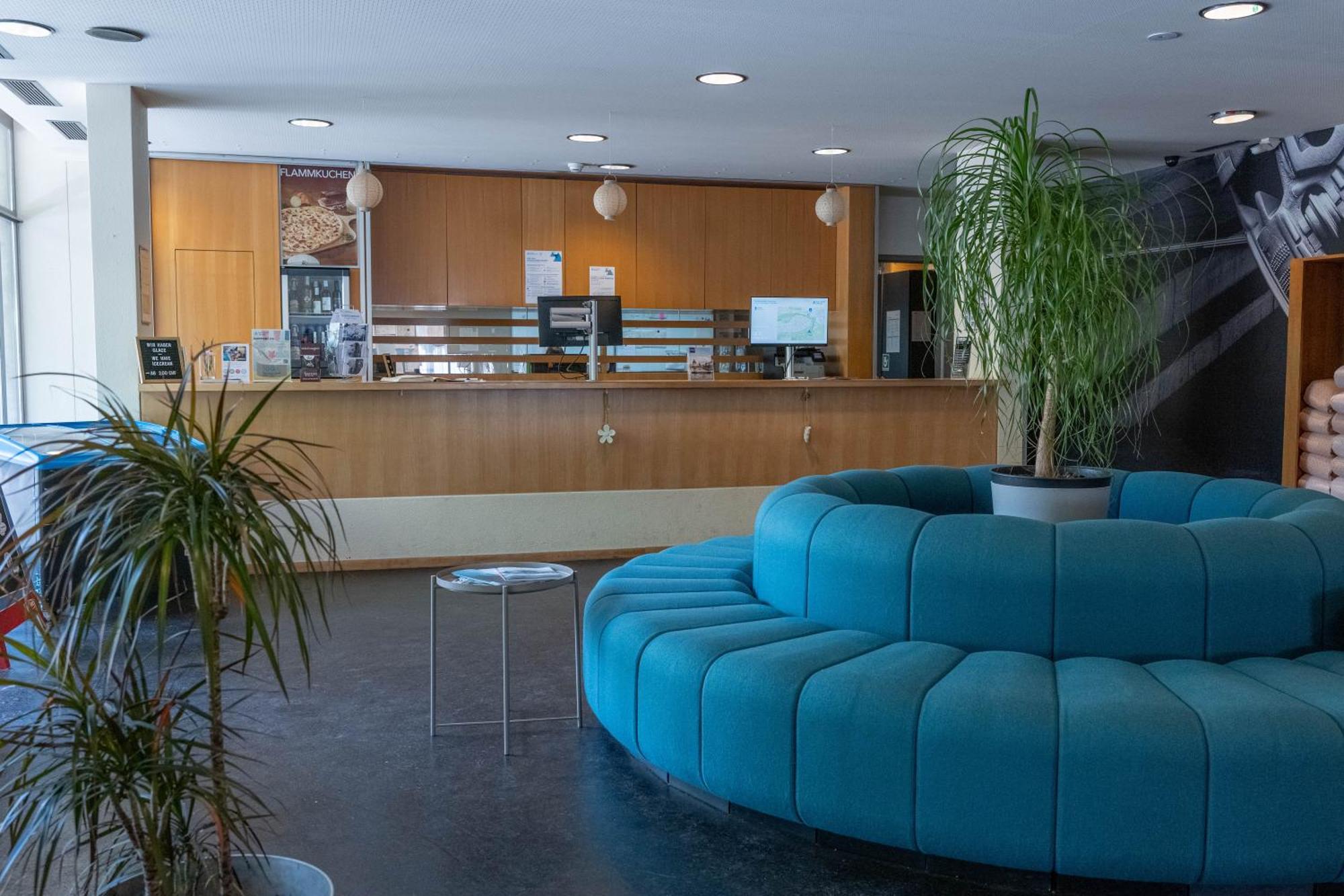 Youth Hostel *